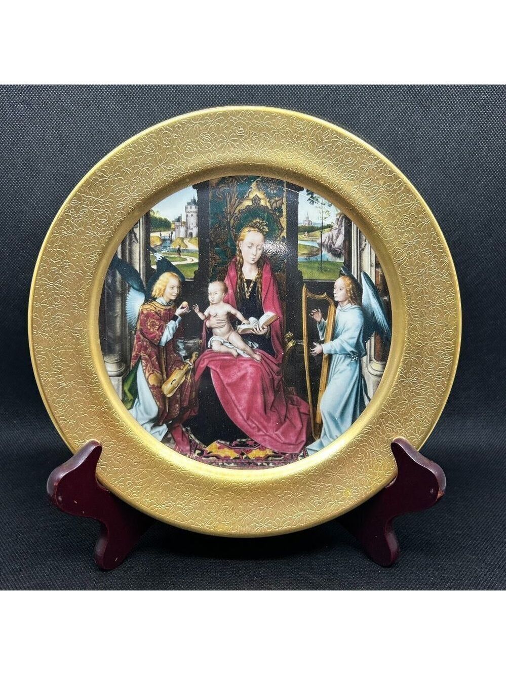 The Pickard Christmas Plate 1981 Madonna & Child Jesus with Angels